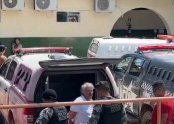 Suspeito de tentar matar esposa, homem toma arma de policial, atira e causa pânico em hospital no PA