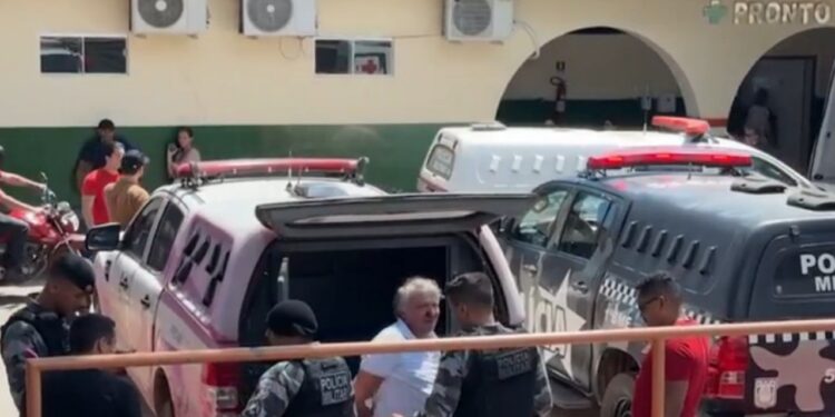 Suspeito de tentar matar esposa, homem toma arma de policial, atira e causa pânico em hospital no PA